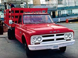 GMC C3500 Stake Truck 1968 года